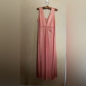 Vintage Vanity Fair Peach Nightgown Lingerie Floor Length Size 34